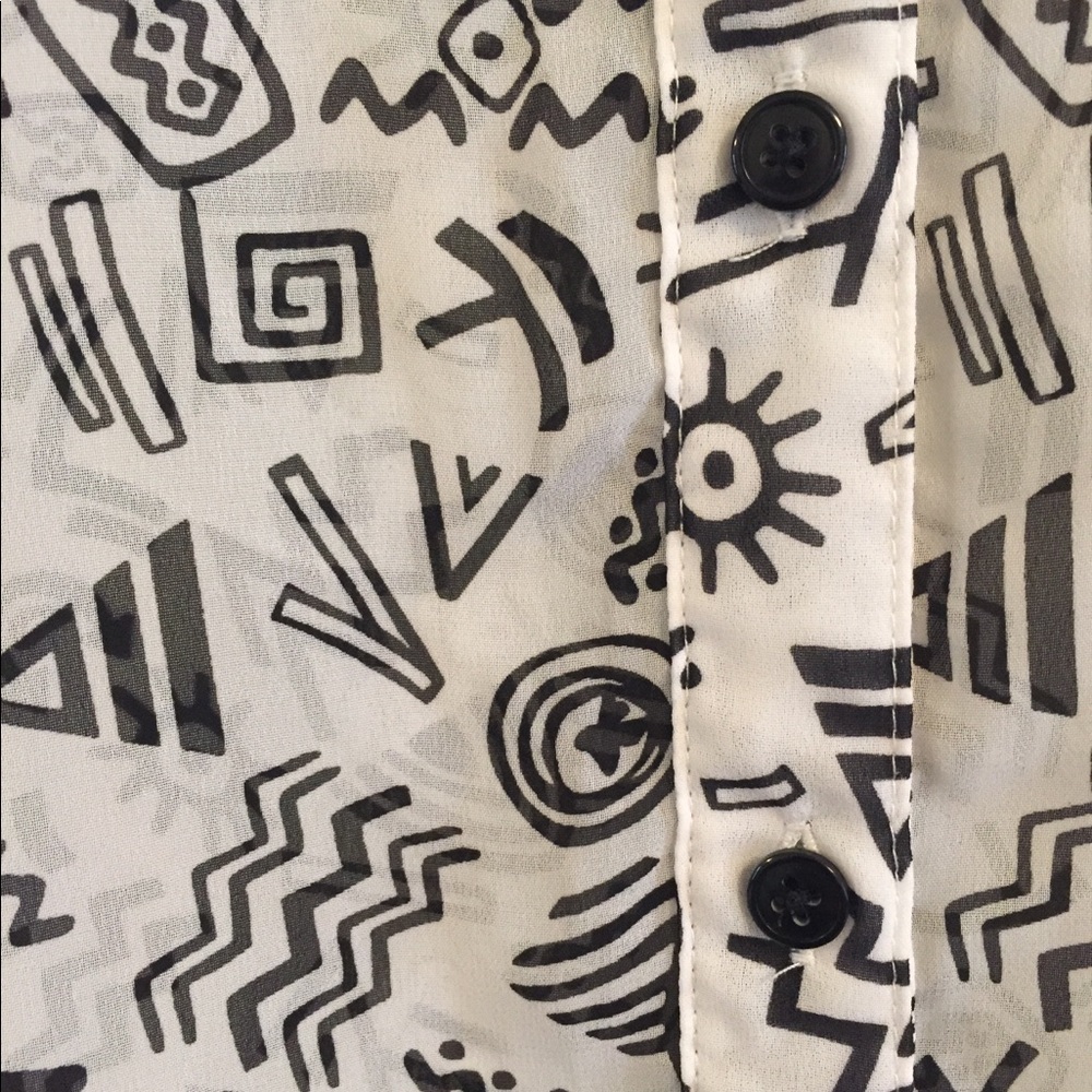 ☆ Forever 21 90s Pattern Button Up ☆ - Picture 2 of 4